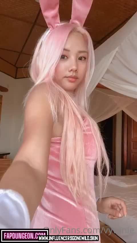 Vyvan Le Influencer Onlyfans Leaked Model Glamour Model